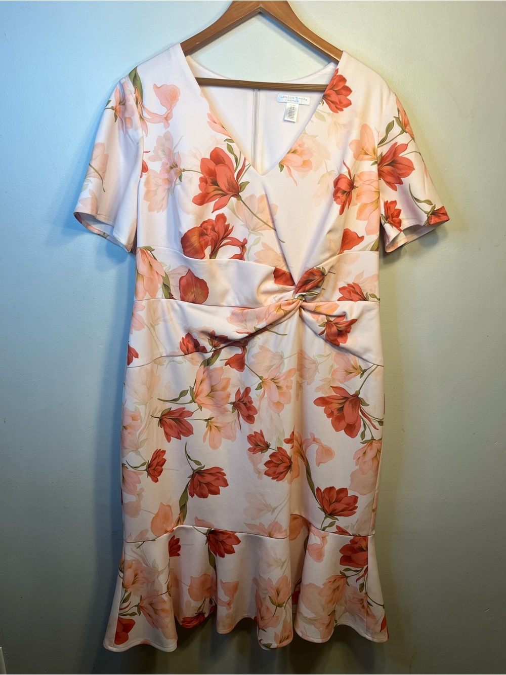 London Times Peach Floral Twist-Front V-Neck Dress 16W